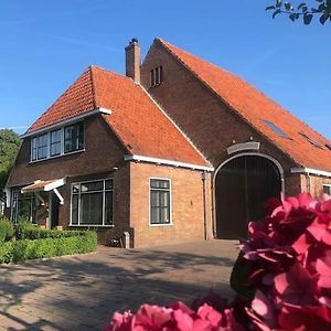 Rustig Logeerverblijf Aan De Rand Van De Stad Lägenhet Lekkum Exterior photo