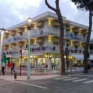 Hotel Franca Misano Adriatico Exterior photo