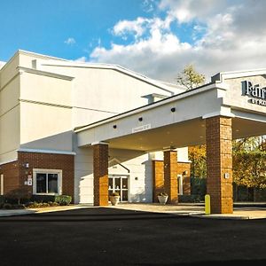 Fairfield By Marriott Medford Long Island Hotell Exterior photo