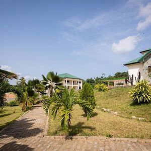 Nuach Bayit Hotell Cape Coast Exterior photo