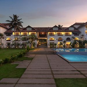 Estuary Sarovar Premiere Poovar Island Hotell Exterior photo