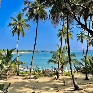 Lazy Bay Hotell Arugam Bay Exterior photo