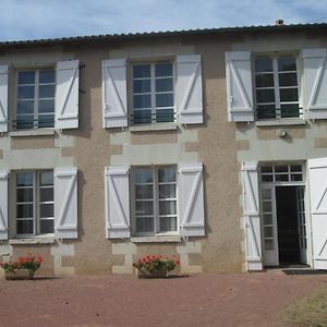 Le Marronnier Villa Saint-Jean-de-Sauves Exterior photo