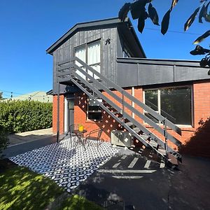 Beckenham Studio On Tree Lined Street Lägenhet Christchurch Exterior photo