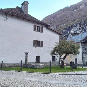 Armonia Edificio Storico Del 1563. Lägenhet Cevio Exterior photo