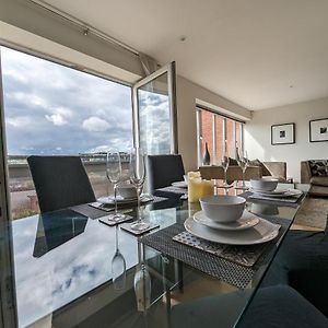 Quayside Apartment With Riverside Views & Parking Newcastle-upon-Tyne Exterior photo