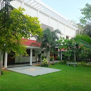 Nilan Grand Lägenhet Pondicherry Exterior photo