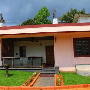 Vishaal Estate And Farm House Lägenhet Mangalore Exterior photo