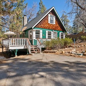 Oak Nesting - Great Chalet Style Cabin At The End Of The Street With Rustic Stone Gas Log Fireplace! Big Bear Lake Exterior photo
