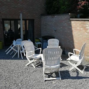 Studio "Le Petit Nid" 4 Personnes Sauna Interieure Et Piscine Lägenhet Godinne Exterior photo