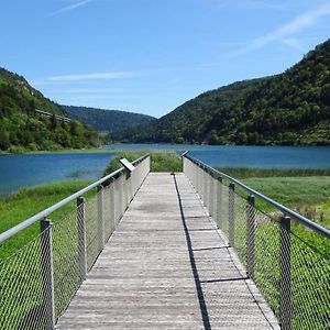 Charmant T3 A 5Mn A Pieds Du Lac De Nantua Lägenhet Exterior photo