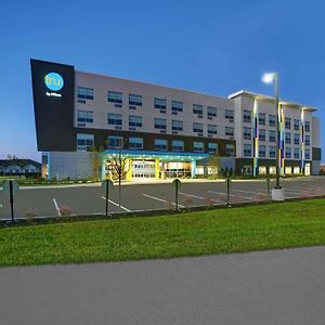 Tru By Hilton Stoughton Hotell Exterior photo