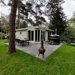 Huisje Weltevree Met Hottub Lägenhet Beekbergen Exterior photo