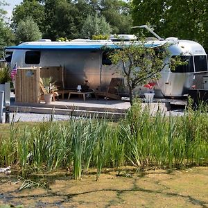 Airstream Retro Usa Caravan Lägenhet Earnewâld Exterior photo