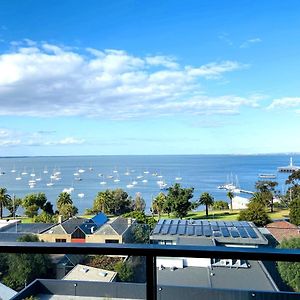 Modern Apartment With Water View In Geelong Exterior photo