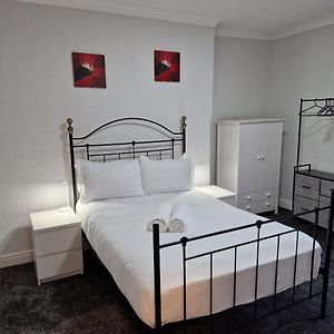 Birtley'S Diamond 3 Bed Apt, Sleeps 6 Guests Lägenhet Birtley  Exterior photo