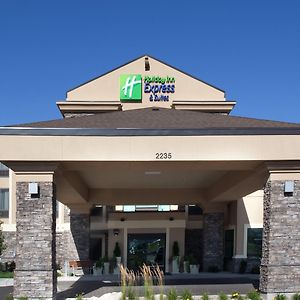 Holiday Inn Express & Suites Logan, An Ihg Hotel Exterior photo