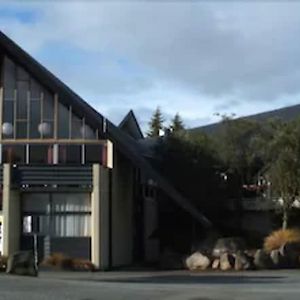 Fiordland Hotel Te Anau Exterior photo