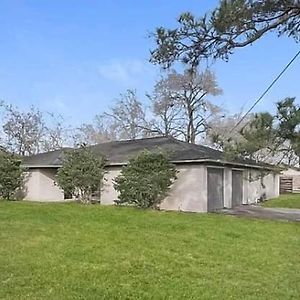 A Nice House In A Nice Neighborhood. Villa Dickinson Exterior photo