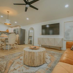 East Downtown Desert Chic Casita-Hot Tub-Pet Friendly-No Pet Fees! Hotell Albuquerque Exterior photo