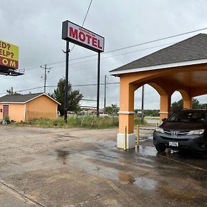 Roadside Inn Floresville Exterior photo