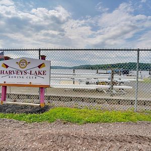 Stylish Harveys Lake Apt - Steps To The Water! Lägenhet Exterior photo