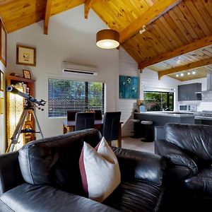 Kereru Cottage, Cosy Log Cabin, Serene Lake & Mountain Views Queenstown Exterior photo