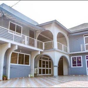 Home From Home Guesthouse Accra Exterior photo