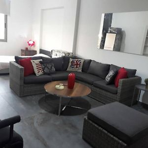 Studio In Dbayeh In A Prime Location, Wifi, 38Sqm Lägenhet Exterior photo