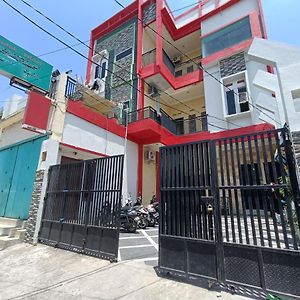 Reddoorz Syariah Near Rumah Sakit Umum Wisata Uit Hotell Balangberu Exterior photo