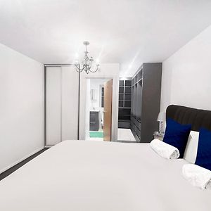 Private Rooms At Oxley Comfy House - Milton Keynes - Near M1 J14 Broughton  Exterior photo