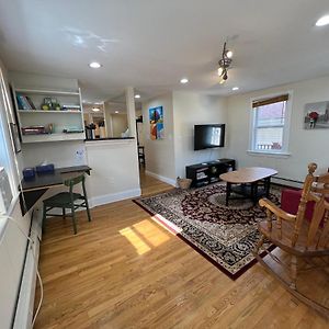 Bright & Spacious 1 Br- King Bed & Private Yard Lägenhet Providence Exterior photo