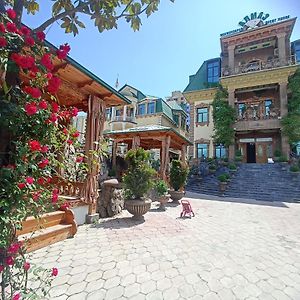 Almos Hotell Dusjanbe Exterior photo