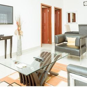Lovely 2-Bedroom House Near Aburi Accra Exterior photo