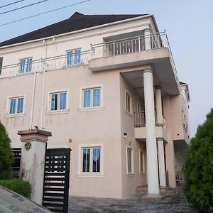 Captivating 5-Bed House Pent House In Lekki Lagos Exterior photo