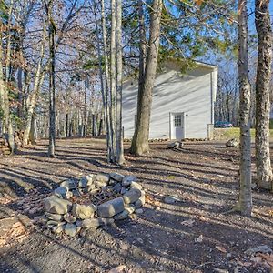 Glenburn Getaway With Fire Pit Near Trails! Lägenhet Exterior photo