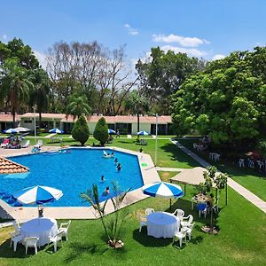 Hotel Teques Palace Xoxocotla  Exterior photo