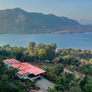 Ekam Lake House By Stayvista With Mountain & Lake Views, Outdoor Jacuzzi, Sauna, Modern Amenities & Kitchen Garden Pune Exterior photo