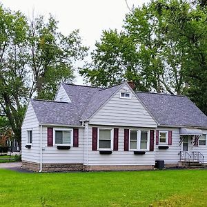 Apartment With Brand New Furniture And Large Parking West Seneca Exterior photo