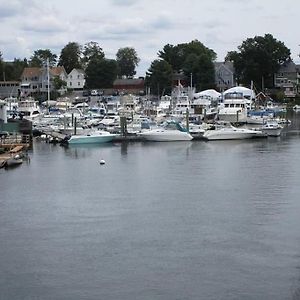 The Yachts Of Fun House In Cranston Lägenhet Exterior photo