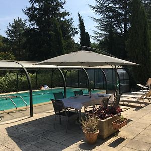 Charment Logement Avec Piscine Et Jardin Lägenhet Baurech Exterior photo