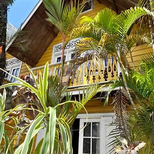 Charming Yellow Houses Loft-Style Apartment Bocas del Toro Exterior photo