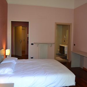 Italia 30 Hotell Gorgonzola Room photo