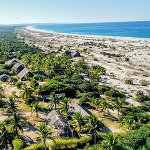 Morrumbene Beach Resort Exterior photo