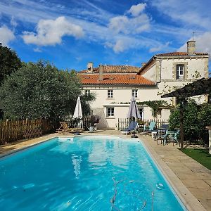 La Maison De Leon Lägenhet Celles-sur-Belle Exterior photo