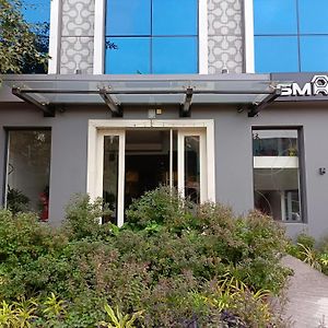 Sm Hives Business Hotel Bhubaneswar Exterior photo