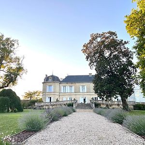 Chateau Carbonneau Bed and Breakfast Pessac-sur-Dordogne Exterior photo