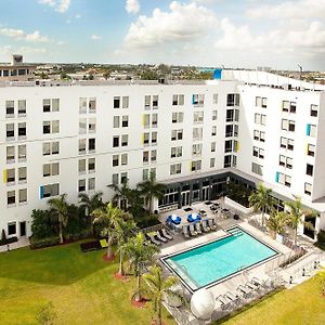 Aloft Miami Doral Hotell Exterior photo