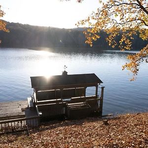 Misty Lake Hot Tub W Lake Access Villa Oak Ridge Exterior photo