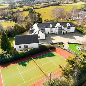 Winton Grove - For Outdoor And Tennis Enthusiasts Lägenhet Kilmacanoge Exterior photo